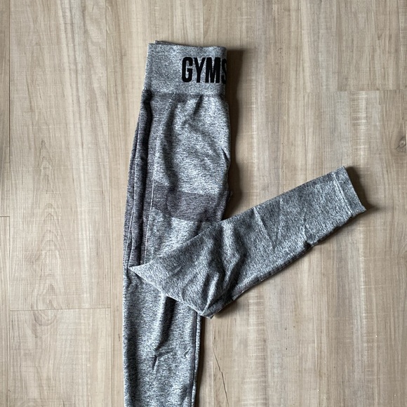 Gymshark Flex High Waisted leggings in Charcoal - Picture 2 of 3